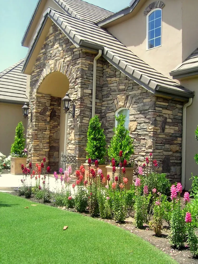 Quality fence repair for homes in Clovis, CA by Parker Landscape