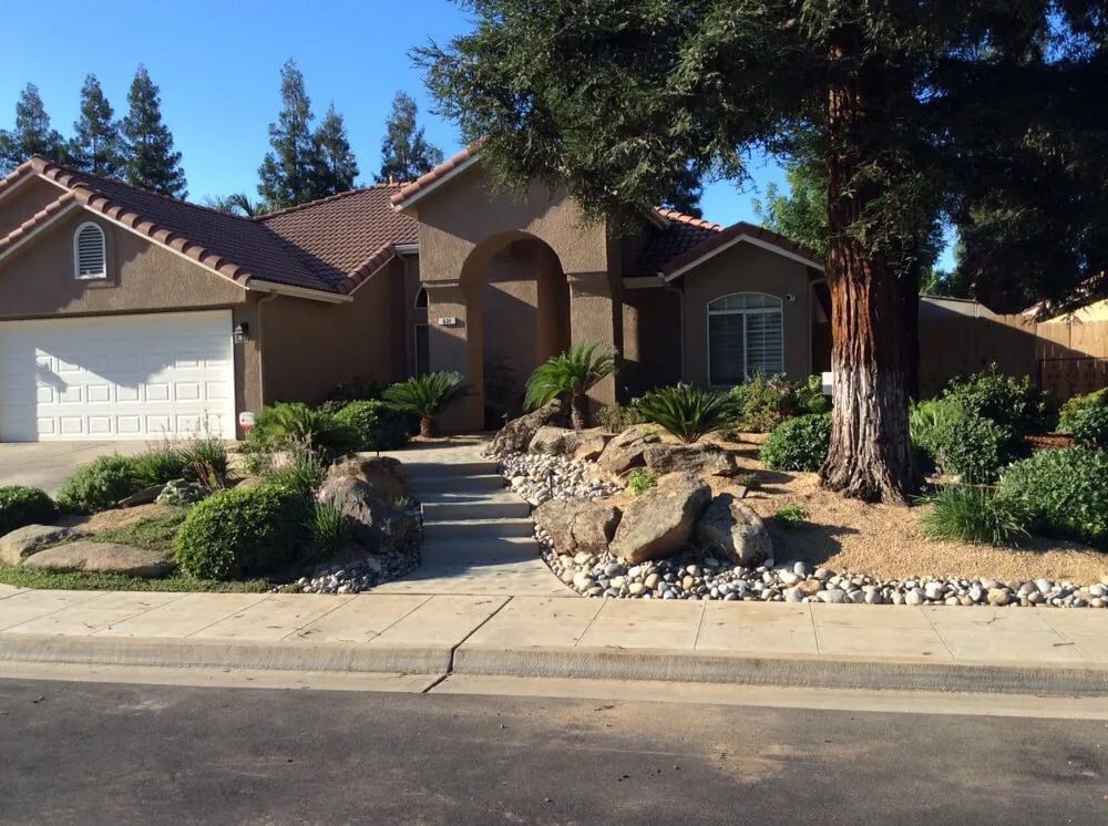 Top-rated fence repair service in Clovis, CA - Parker Landscape