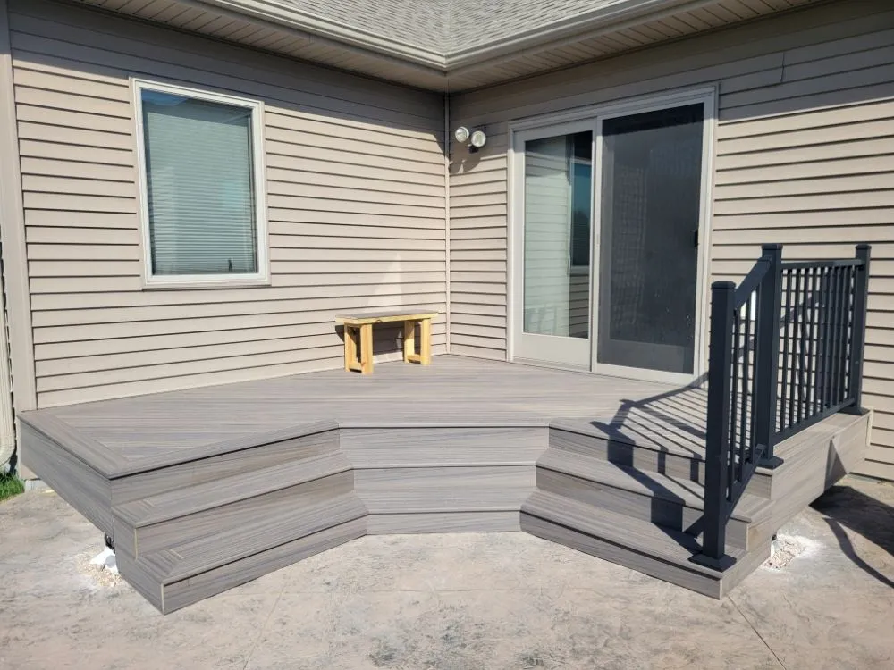 Affordable privacy fencing experts serving Wrightstown, WI - Phoenix Decking