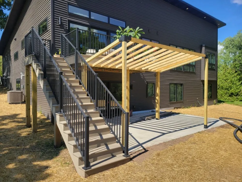 Reliable fence repair service in Wrightstown, WI - Phoenix Decking