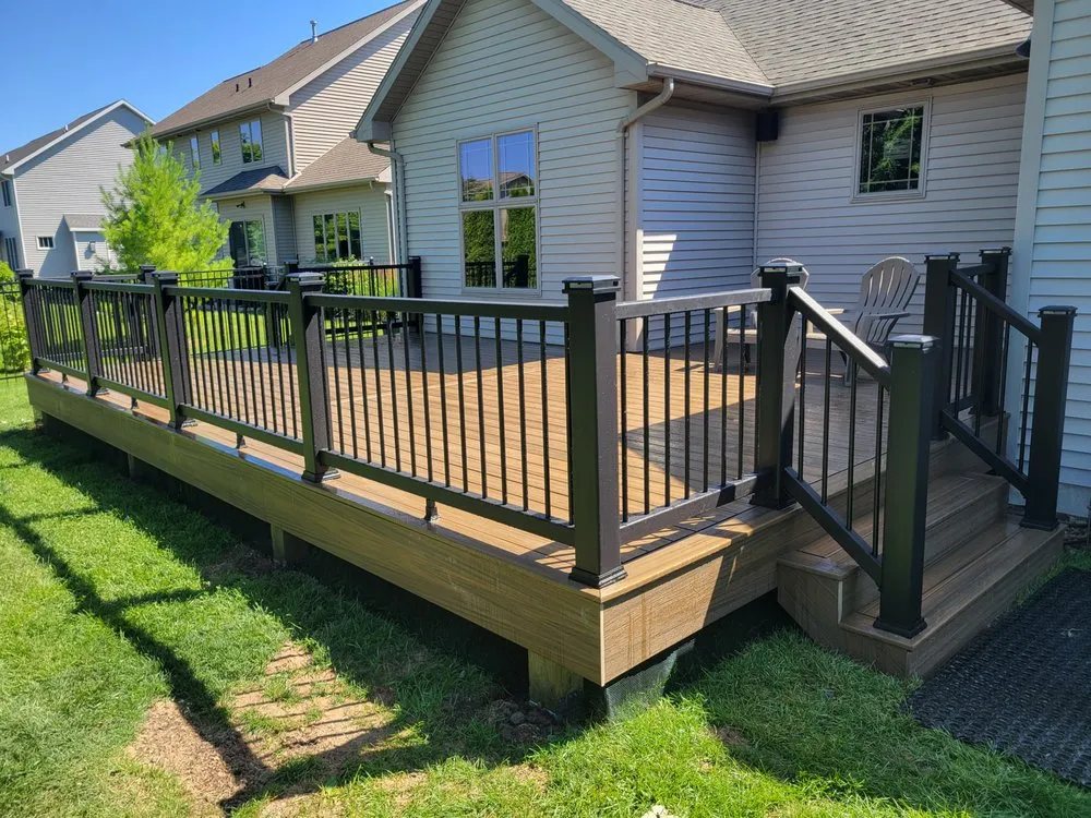 Reliable privacy fencing experts serving Wrightstown, WI - Phoenix Decking