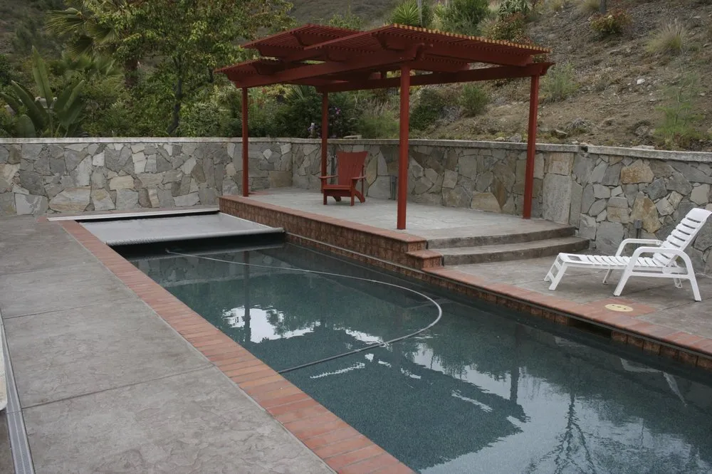 Trusted chain link fencing experts serving Riverside, CA - Poolsafe - Riverside