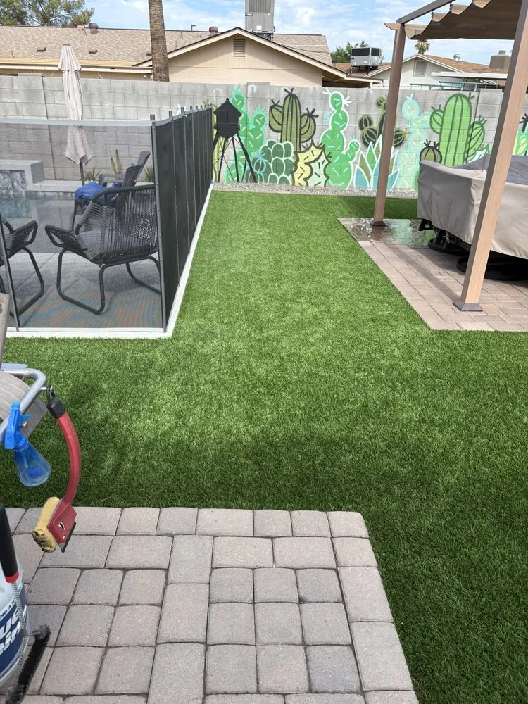 Reliable vinyl fence installation in Phoenix, AZ by Poolsy
