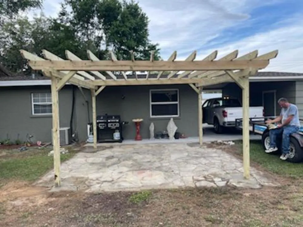 Quality vinyl fence installation for homes in Brandon, FL by Powers Construction