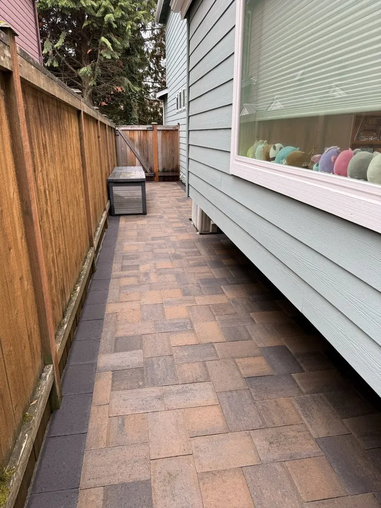 Top-rated vinyl fence installation in Bothell, WA by Precise Landscaping