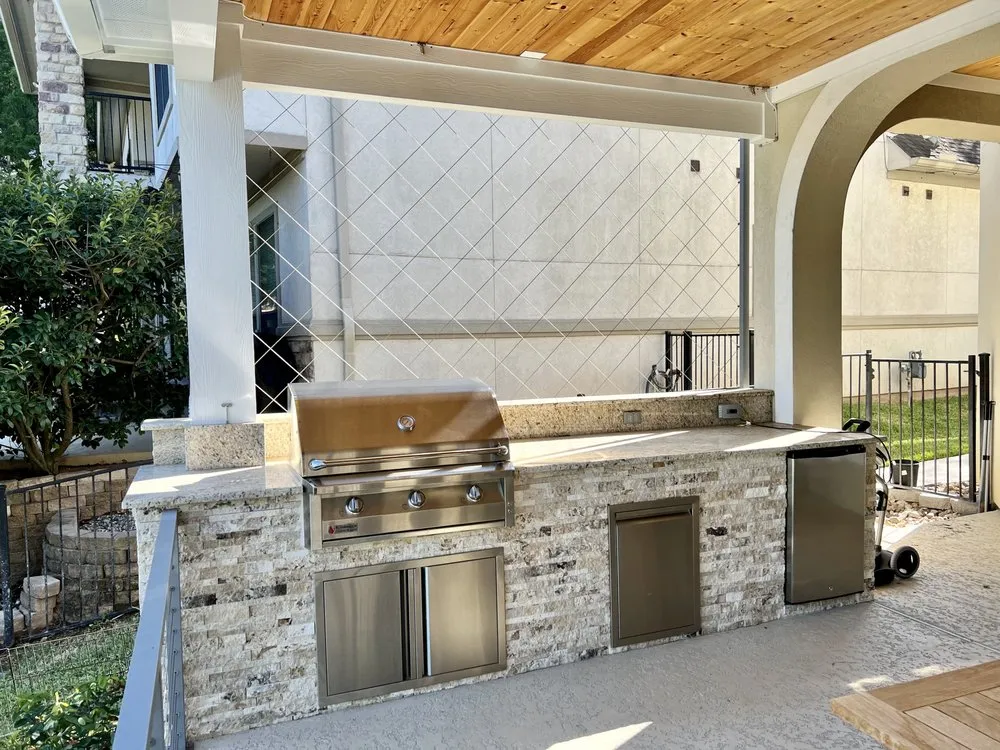 Quality fence repair experts serving Spring, TX - Precision Rail And Cable
