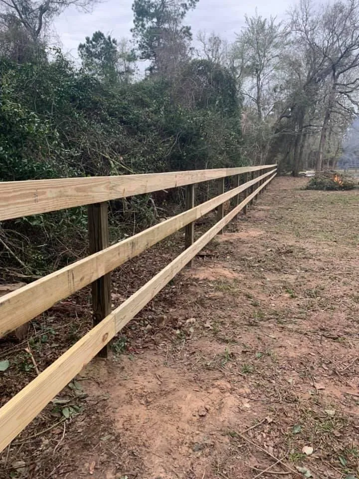 Top-rated vinyl fence installation experts serving Willis, TX - Priority Property Pros