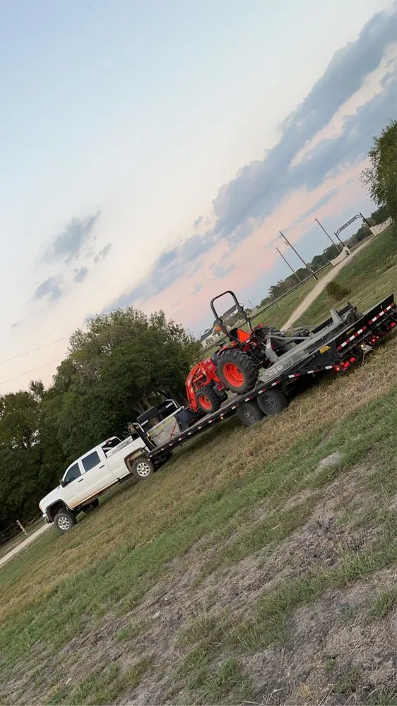 Local fence installation for homes in Giddings, TX by Project Completion Resources