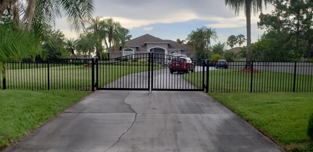 Affordable wood fence service service in Ruskin, FL - Python Fence