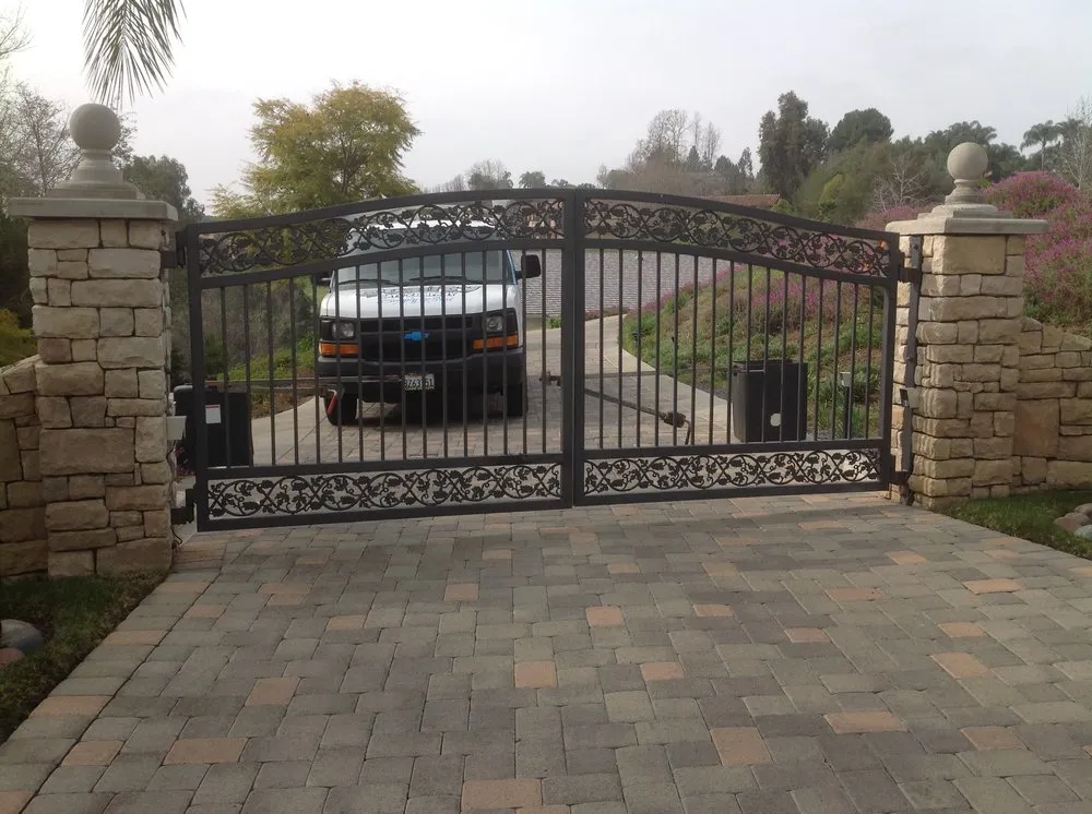 Quality wood fence service experts serving Fallbrook, CA - Quality Gate