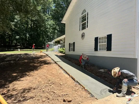 Ramirez Construction & Landscape Logo