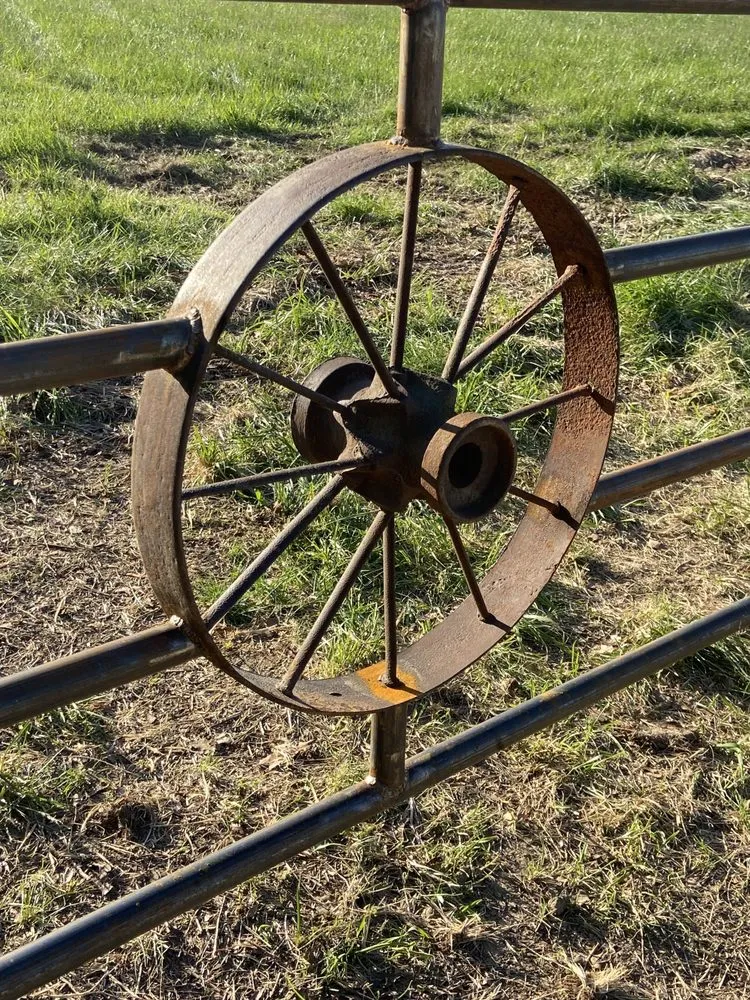 Top-rated fence installation experts serving Bourbon, MO - Ranch Hands