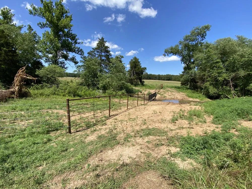Expert chain link fencing experts serving Bourbon, MO - Ranch Hands