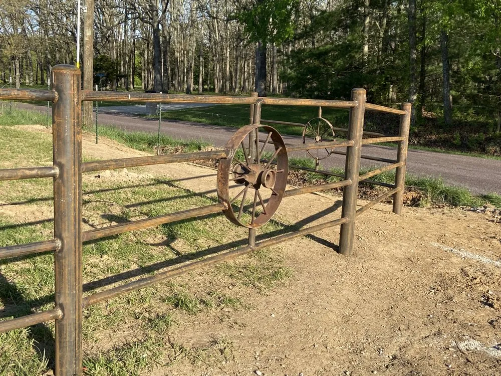 Reliable vinyl fence installation experts serving Bourbon, MO - Ranch Hands