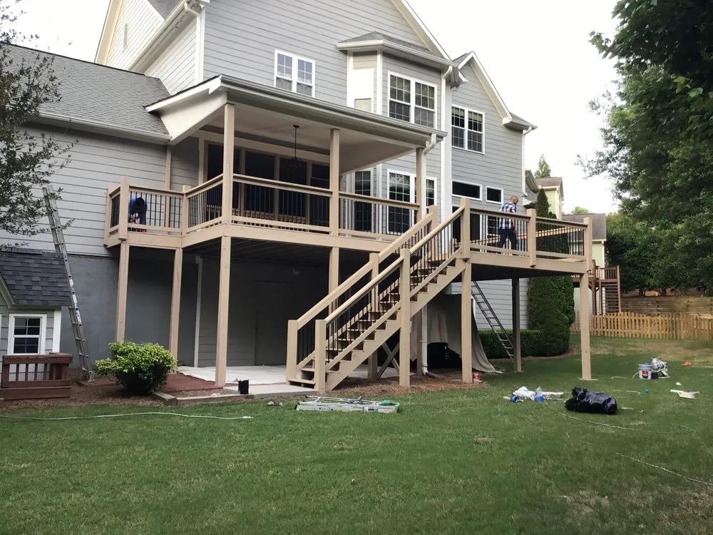 Top-rated vinyl fence installation for homes in Euharlee, GA by R&B Contracting