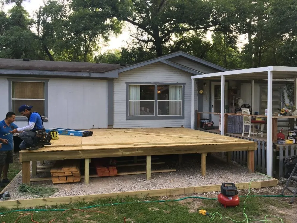 Reliable wood fence service experts serving Conroe, TX - RC Global