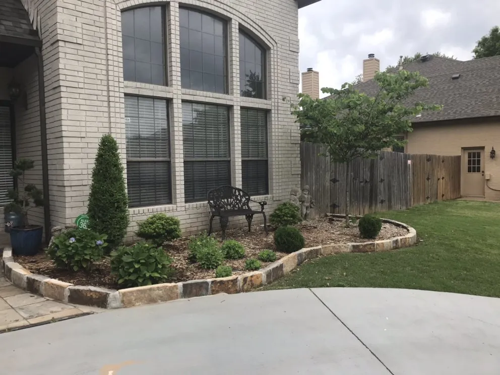 Quality vinyl fence installation in Tulsa, OK by Rigo