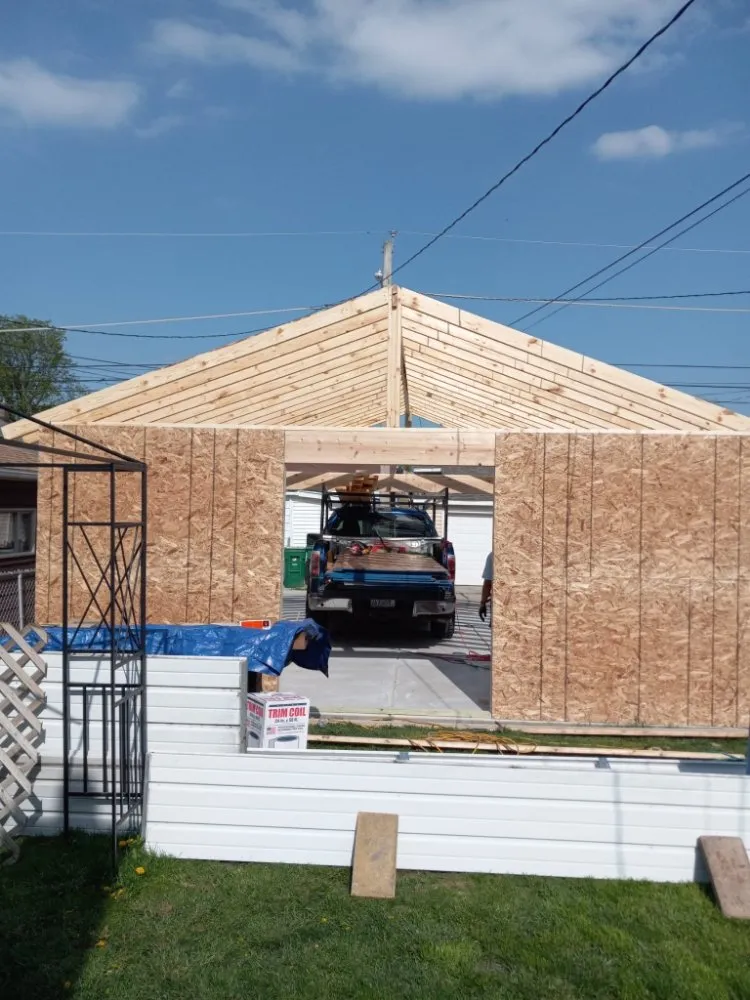 Quality wood fence service service in Chicago, IL - Roberto's Construction