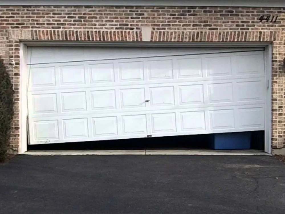Local vinyl fence installation in Chicago, IL by Roberto's Construction