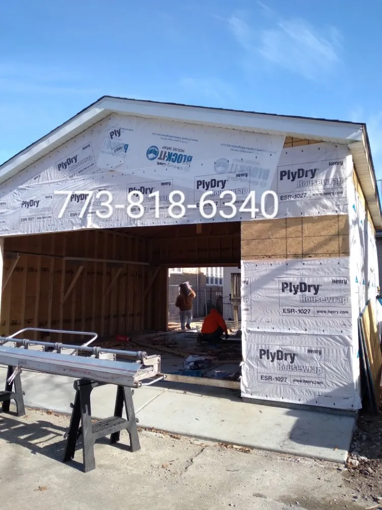 Professional fence installation for homes in Chicago, IL by Roberto's Construction