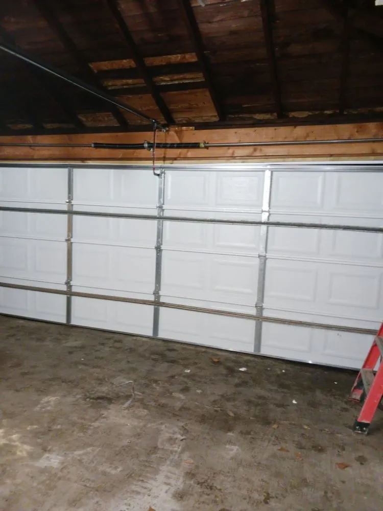Local fence repair for homes in Chicago, IL by Roberto's Construction