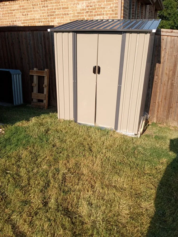 Expert wood fence service experts serving Commerce, TX - R&R Communication