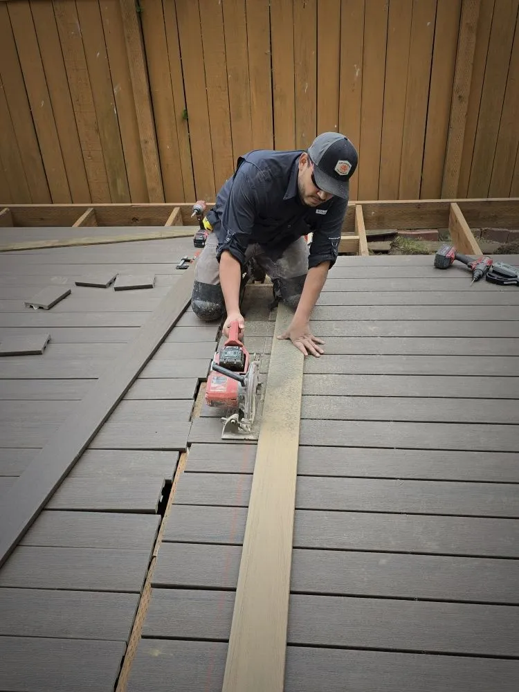 Affordable wood fence service in Everett, WA by RUIMI CONSTRUCTION