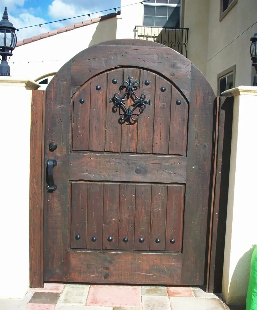 Local chain link fencing for homes in Encinitas, CA by Rustic 101