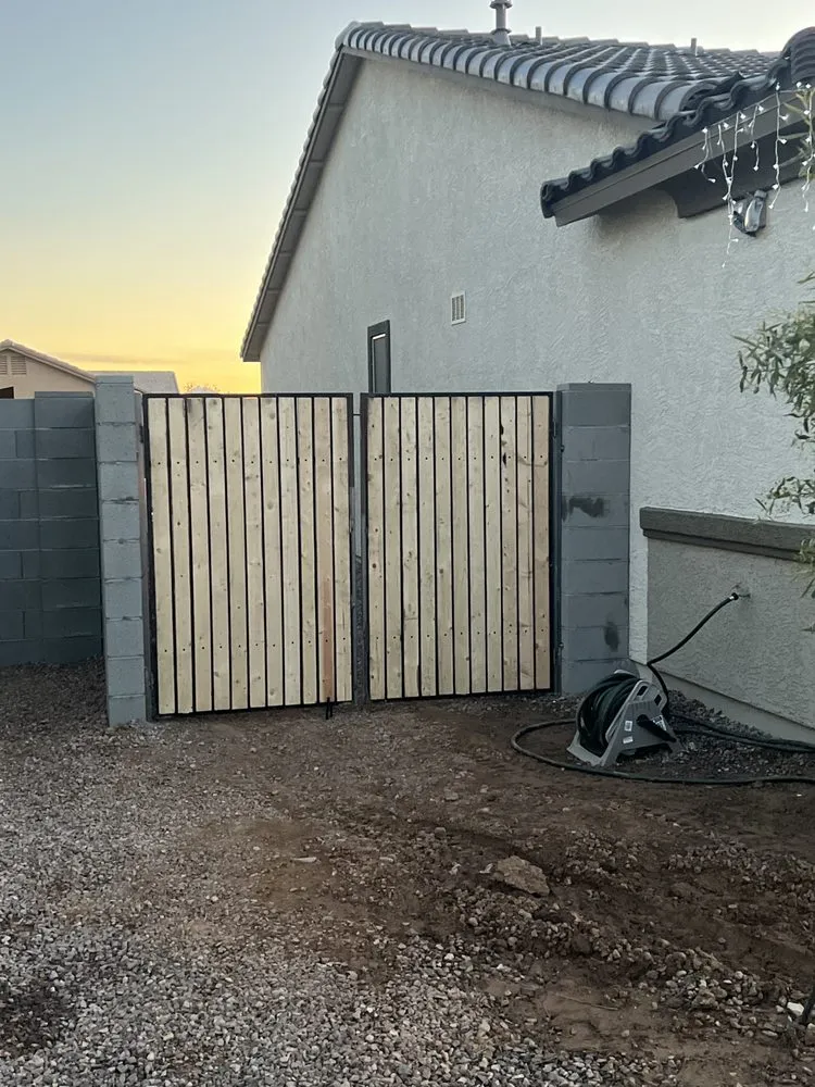 Trusted wood fence service experts serving Mesa, AZ - Saenz Construction