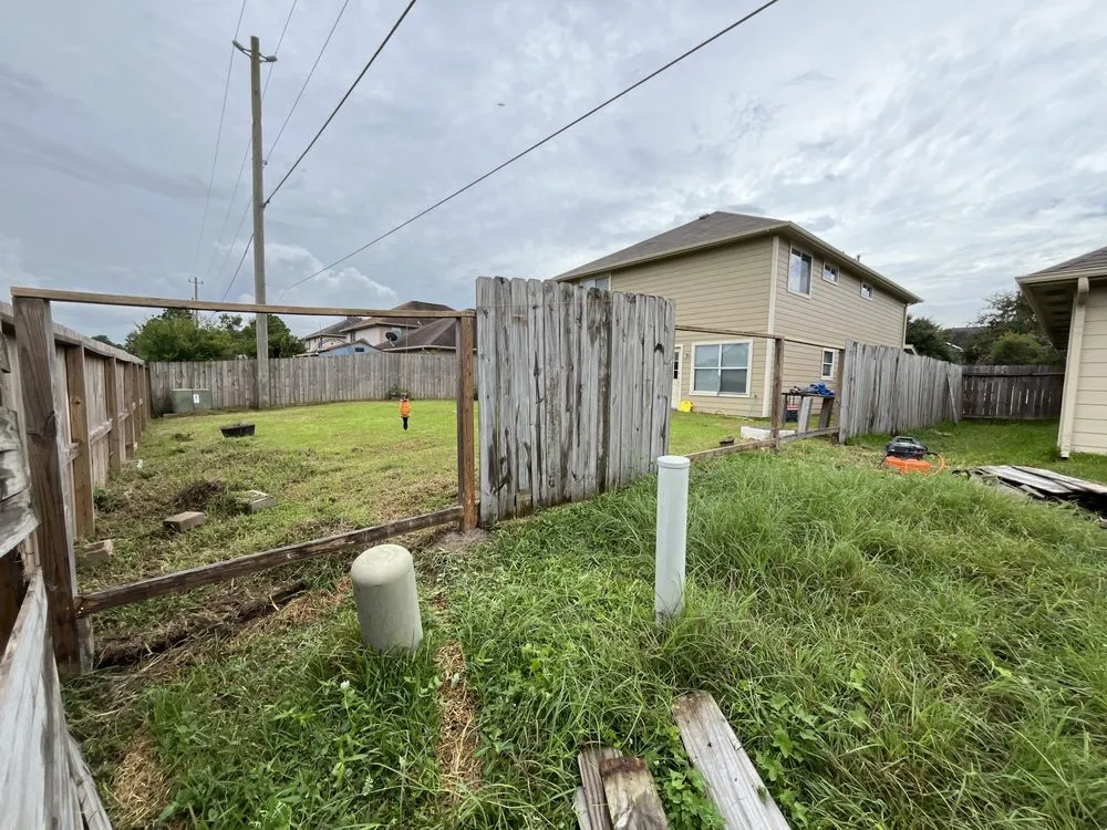 Reliable vinyl fence installation in Houston, TX by Sam Construction