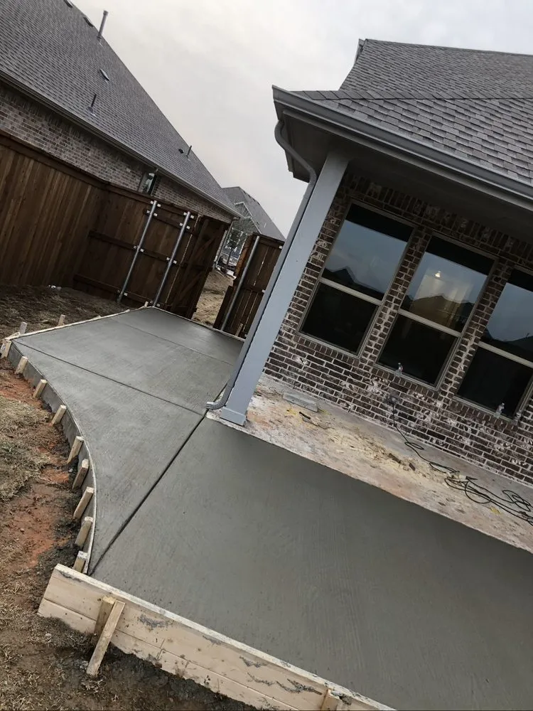 Trusted vinyl fence installation for homes in Euless, TX by Sam’s Concrete Solution