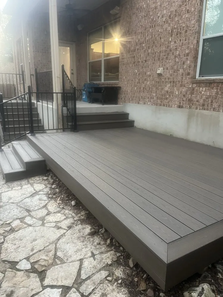 Local vinyl fence installation experts serving Austin, TX - Sasquatch Deck