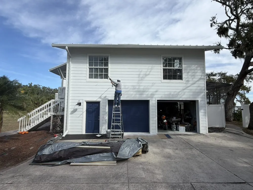 Professional fence repair for homes in Riverview, FL by Seamless Structures