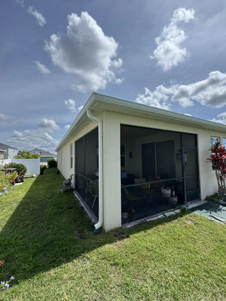 Trusted wood fence service experts serving Riverview, FL - Seamless Structures