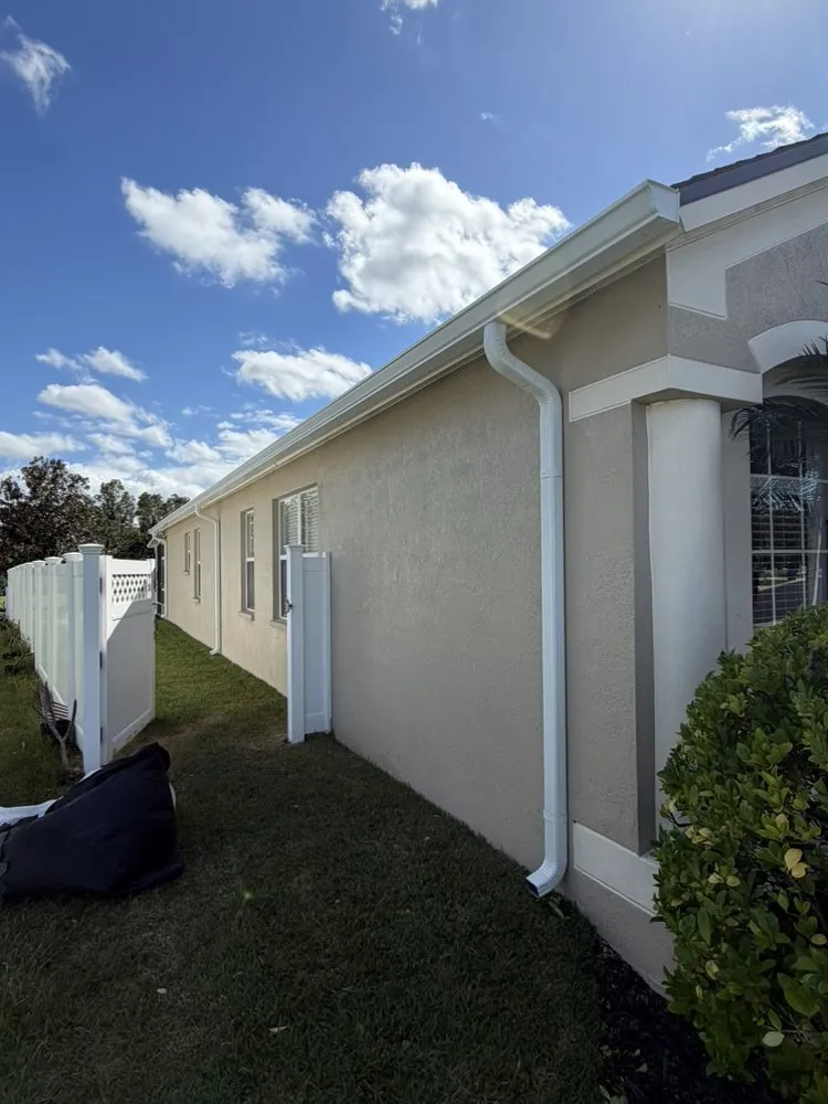 Professional privacy fencing experts serving Riverview, FL - Seamless Structures