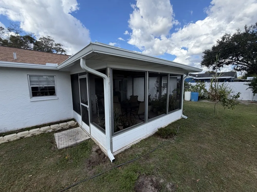 Local fence installation service in Riverview, FL - Seamless Structures
