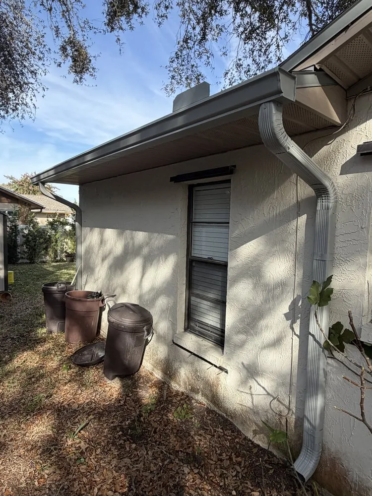 Quality chain link fencing for homes in Riverview, FL by Seamless Structures