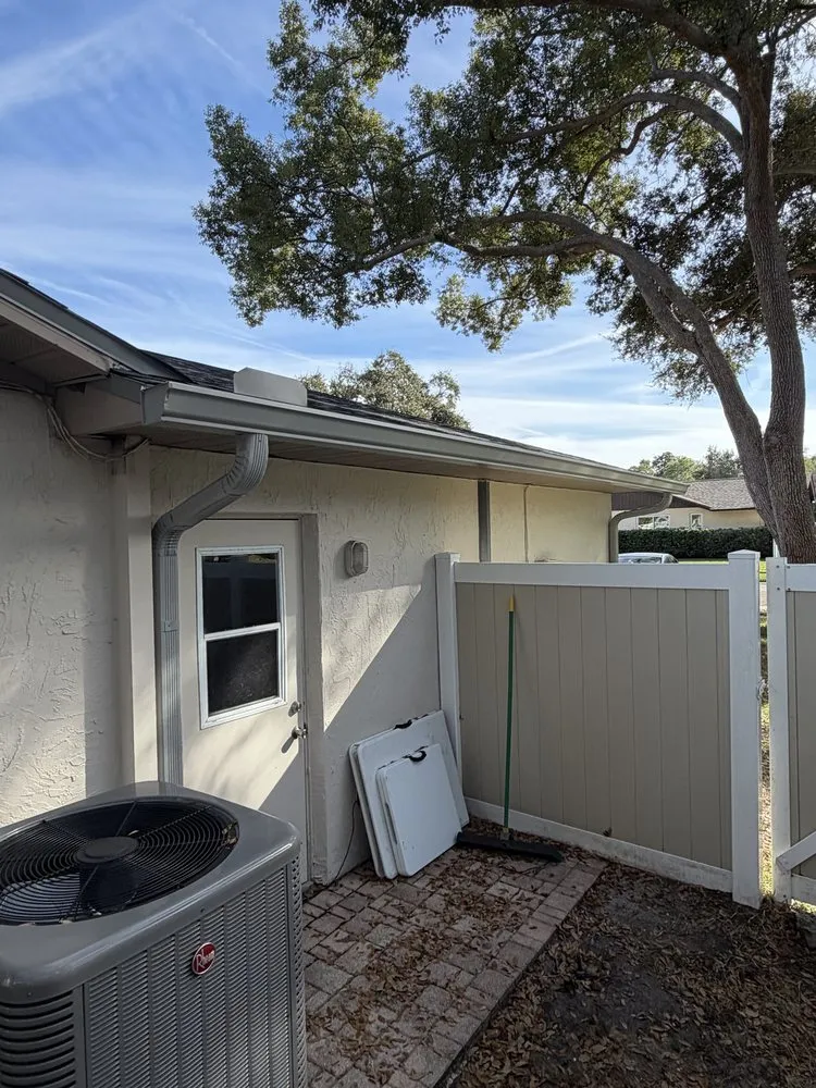 Quality wood fence service service in Riverview, FL - Seamless Structures