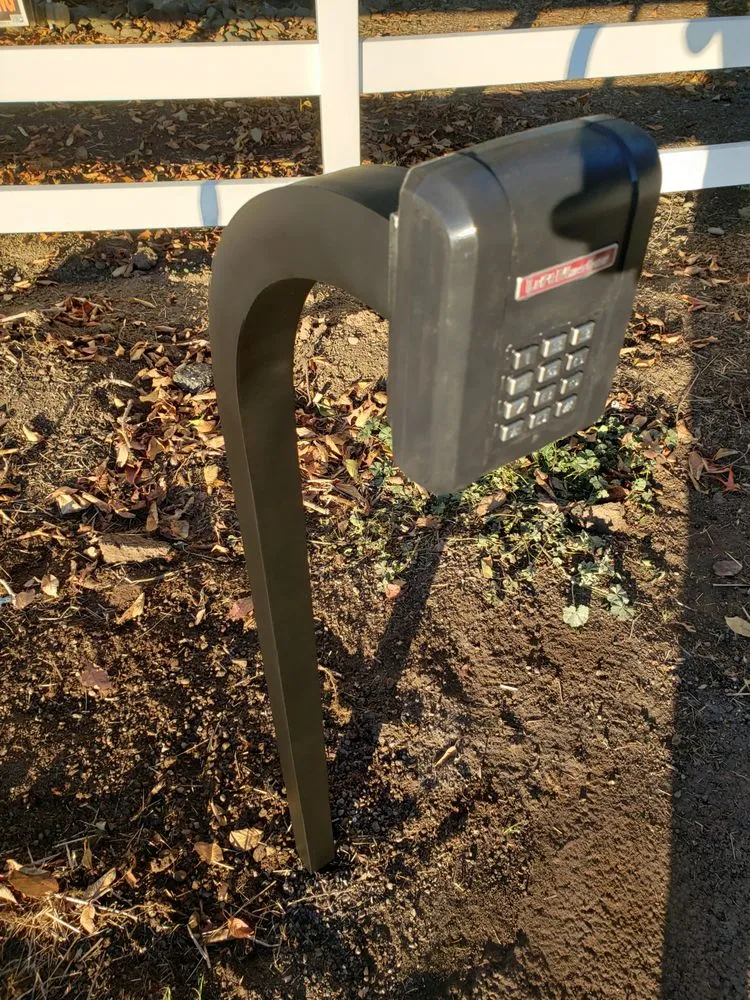 Reliable vinyl fence installation experts serving Eugene, OR - Secure Access & Entry