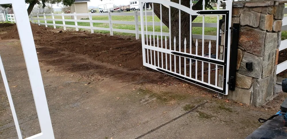 Professional fence installation experts serving Eugene, OR - Secure Access & Entry