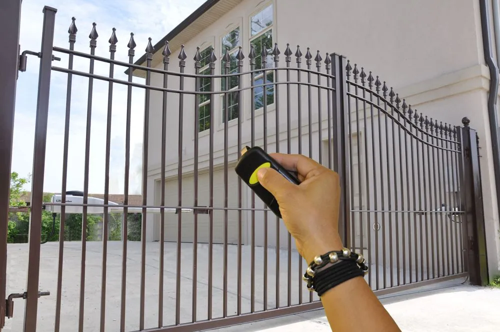 Quality wood fence service service in Kenner, LA - Security Iron