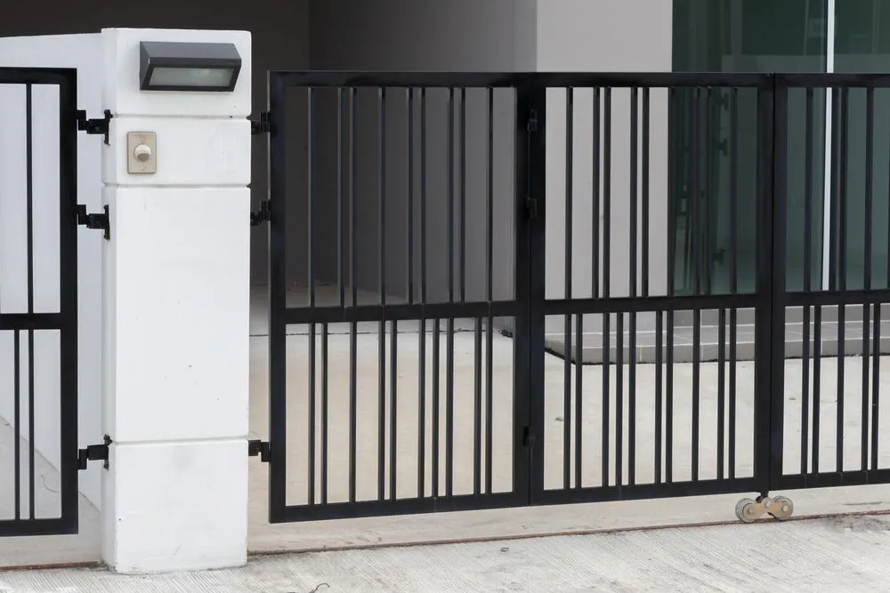 Quality vinyl fence installation service in Jupiter, FL - S&F Security Systems