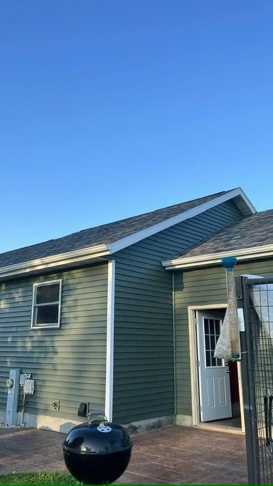 Top-rated vinyl fence installation service in Canton, OH - Silver Leaf