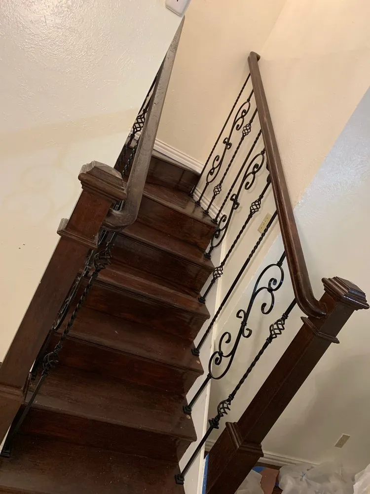 Local wood fence service for homes in Carrollton, TX by SimCat