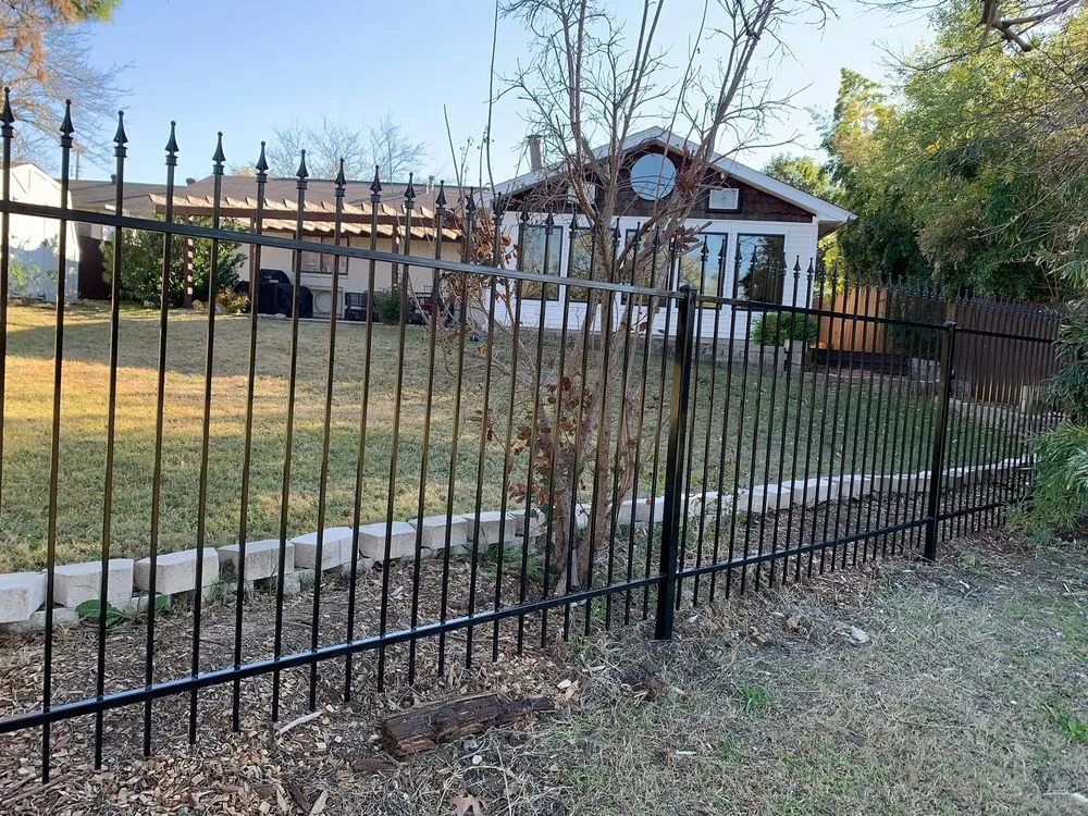 Top-rated vinyl fence installation experts serving Carrollton, TX - SimCat