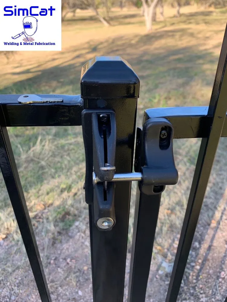Quality fence repair service in Carrollton, TX - SimCat