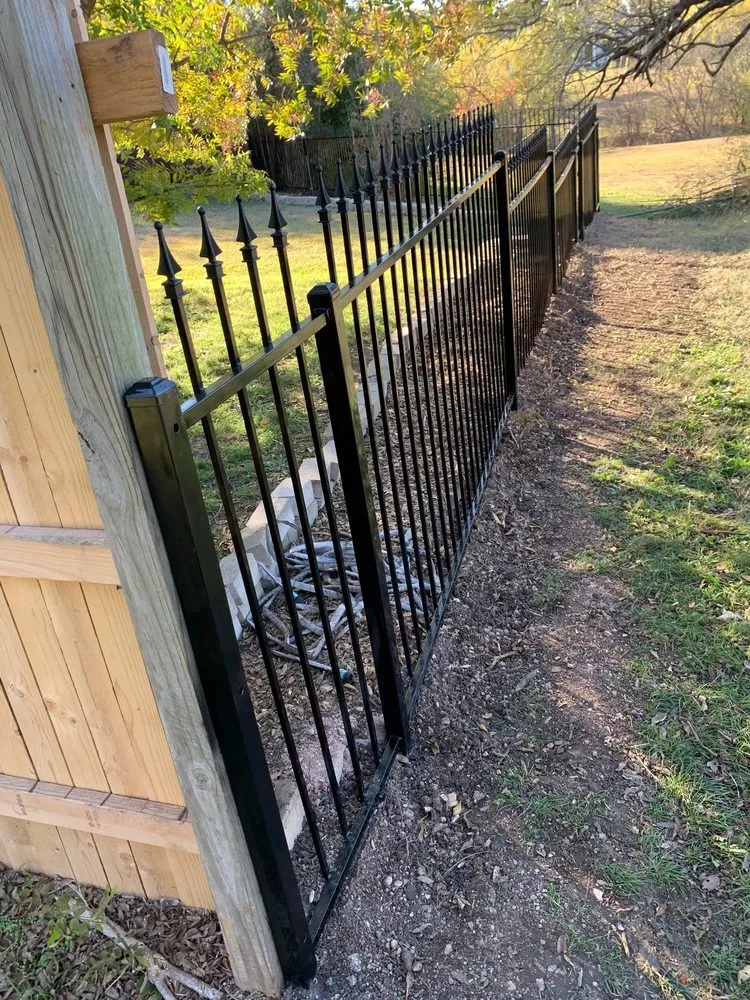 Reliable vinyl fence installation service in Carrollton, TX - SimCat
