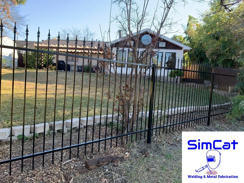 Top-rated vinyl fence installation service in Carrollton, TX - SimCat