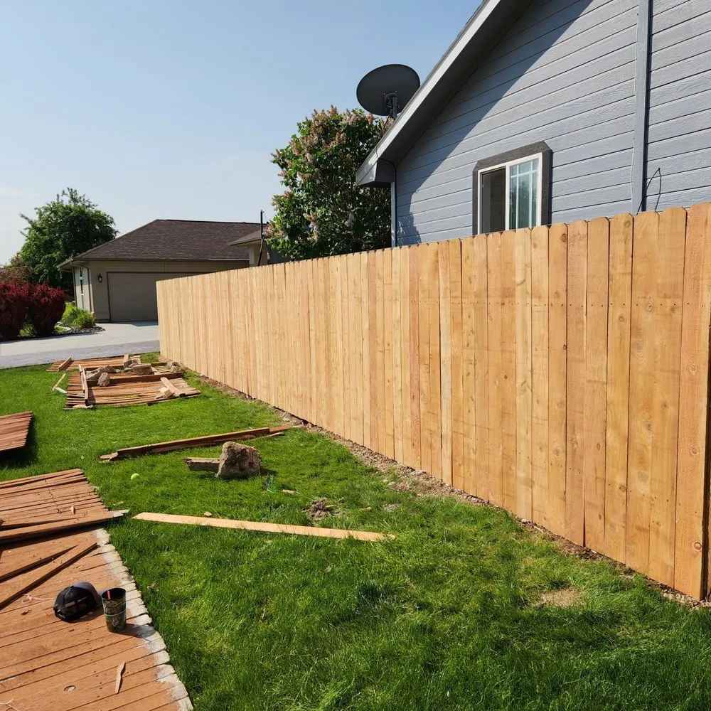 Professional vinyl fence installation experts serving Meridian, ID - Simple Structures