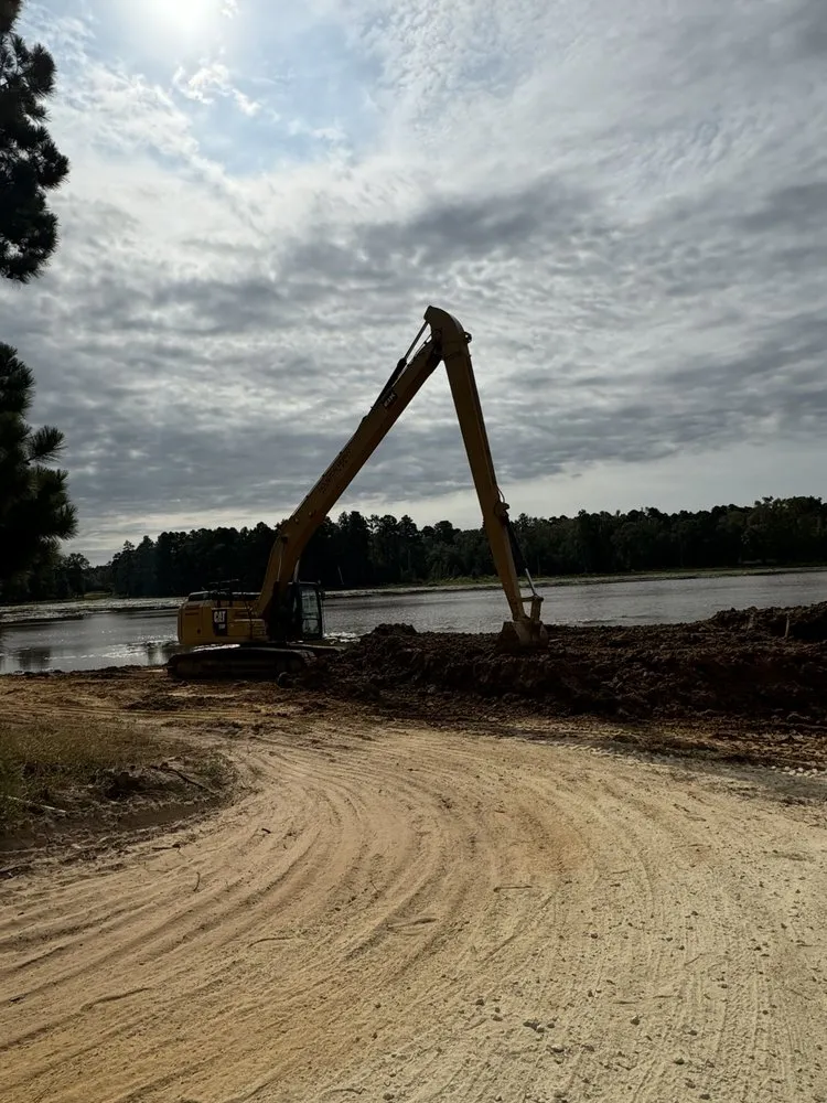 Reliable wood fence service in Centerville, TX by Sms Construction